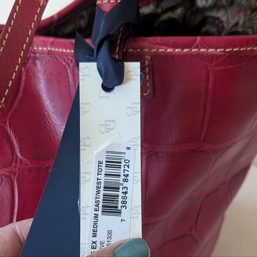 *SOLD* NWT Dooney & Bourke Women's Red Embossed Leather Medium East West Tote - Picture 7 of 17